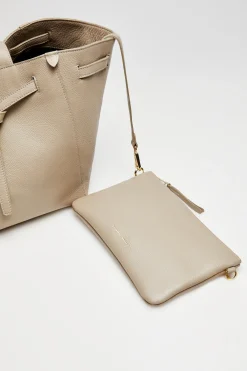 Beżowa skórzana torba shopper