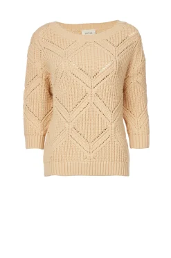 Beżowy sweter z ozdobnym splotem