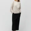 Bluzka w kolorze nude z wełną yaka
