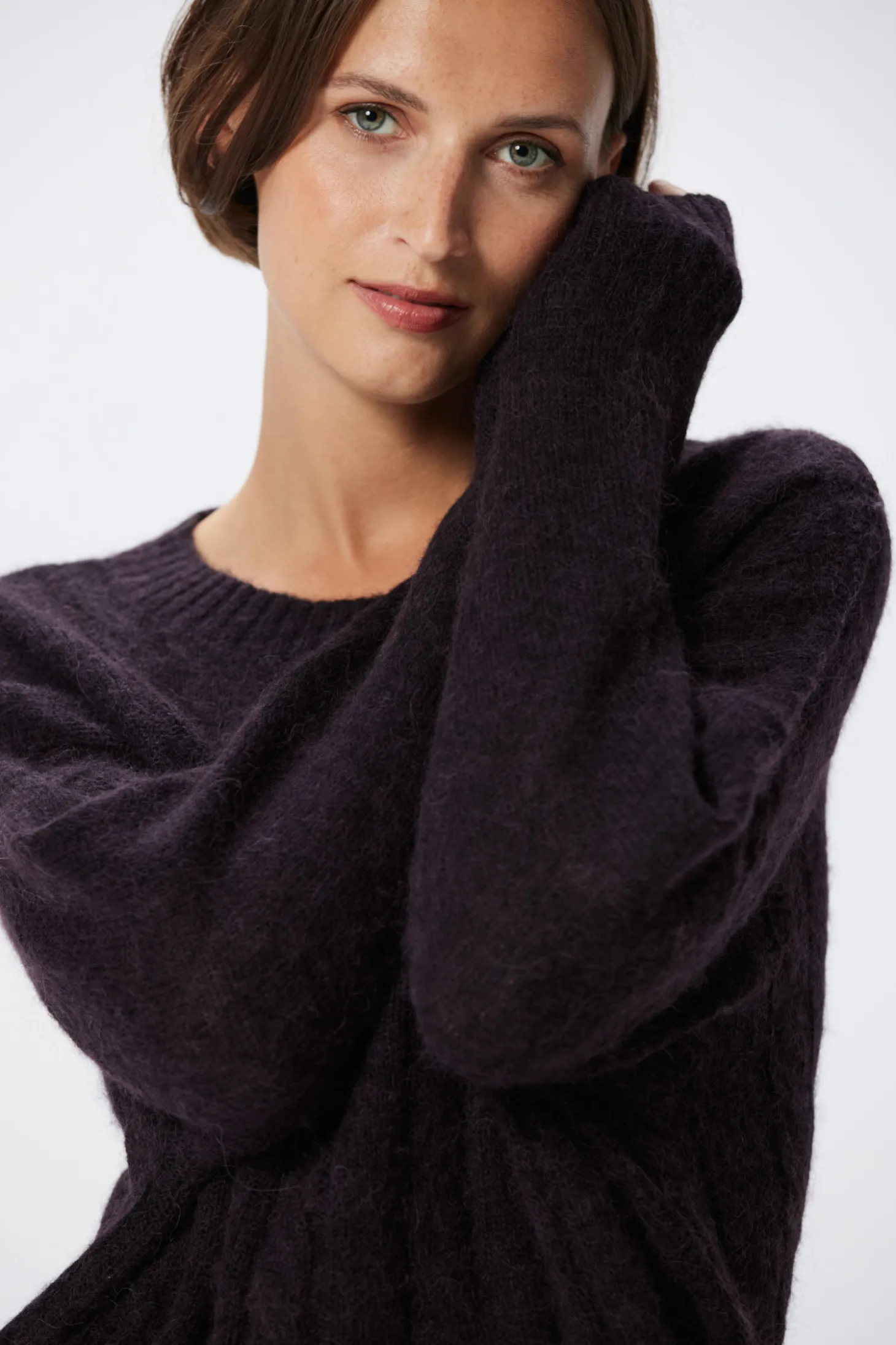 Brązowy sweter z wełną alpaki
