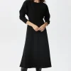 Czarna sukienka midi z rękawem kimono