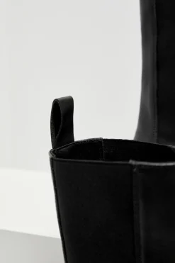 Czarne buty skórzane sztyblety