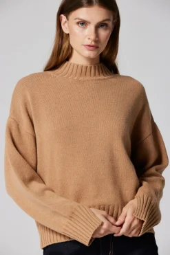 Sweter z wełną wielbłądzią