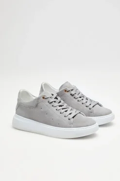 Szare sneakersy z zamszowej skóry