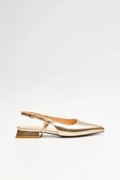 Złote buty slingback